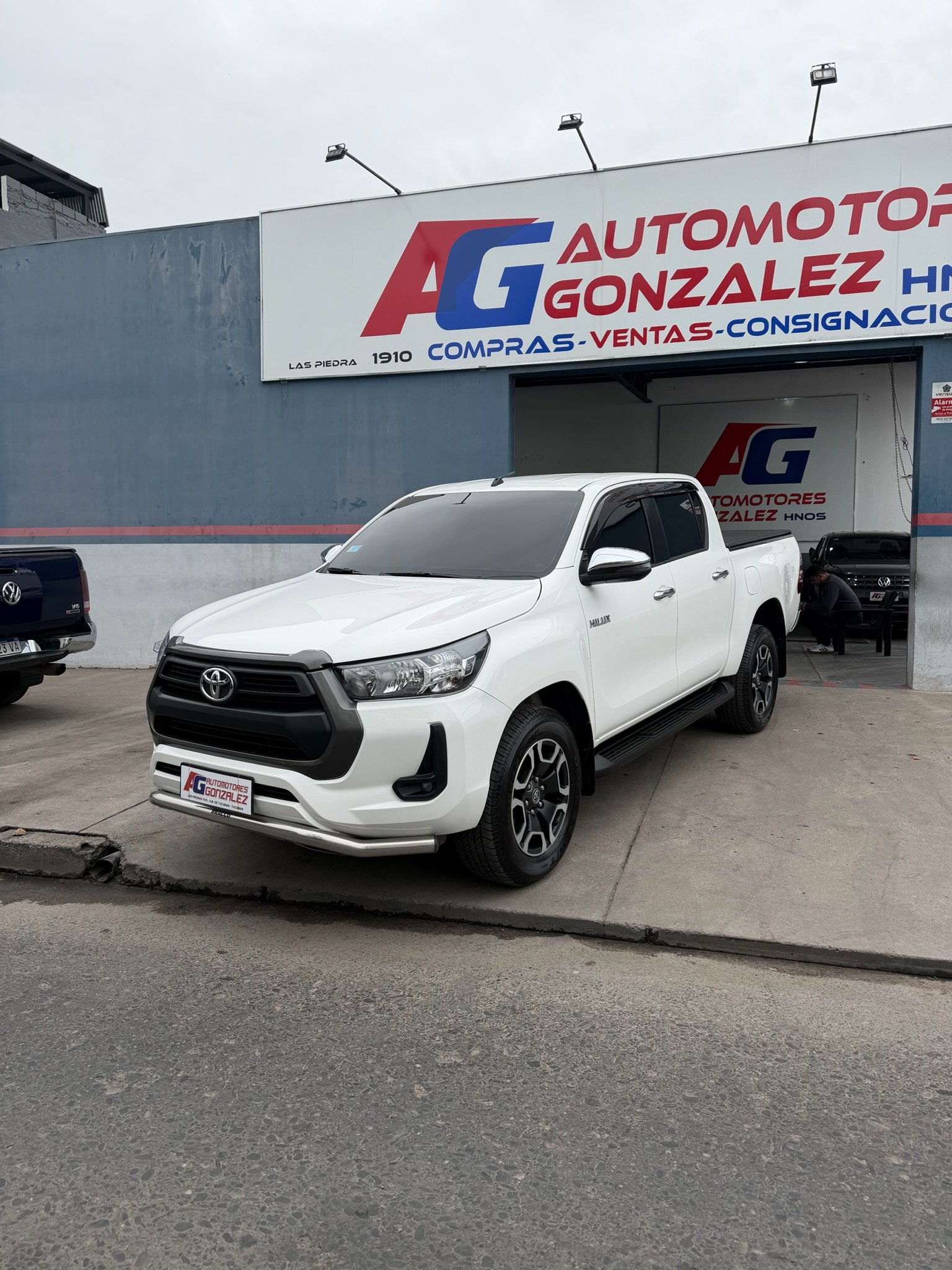 Toyota  Hilux sr 2.4 AT