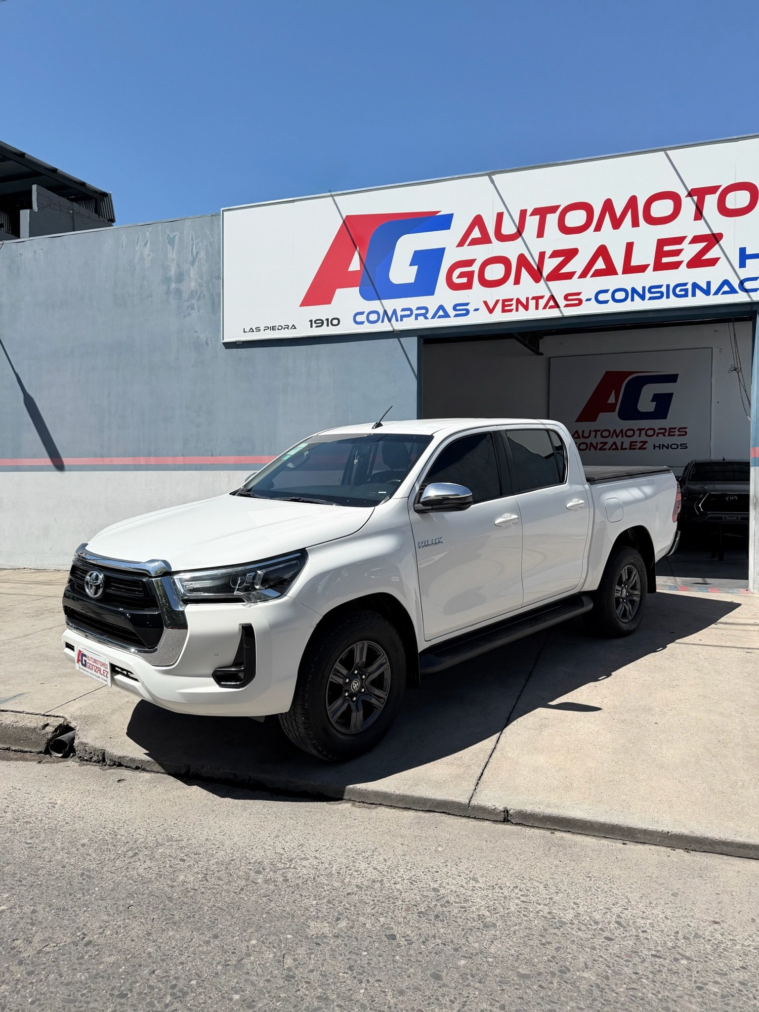 Toyota  Hilux srv 4x2 automática